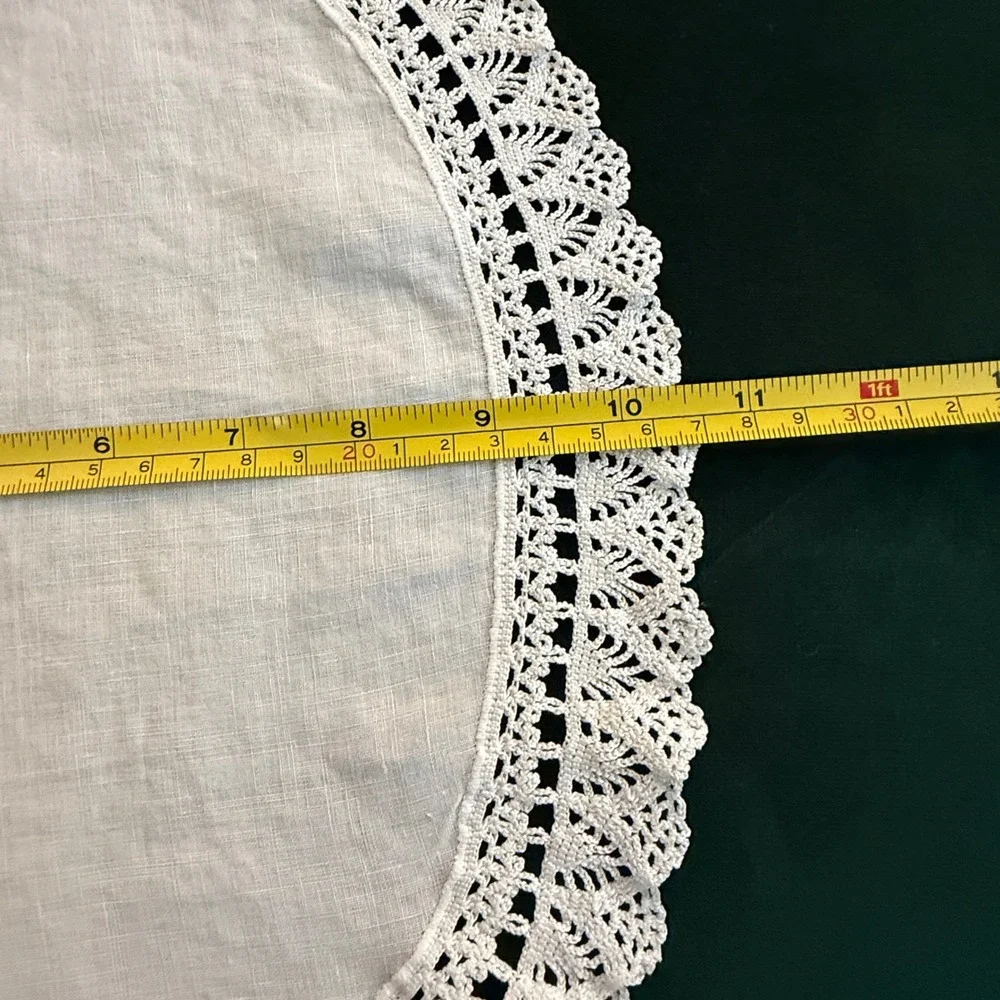 Vintage White Linen Doilies with Crochet Lace Trim Set of 4 Round Oval 0564